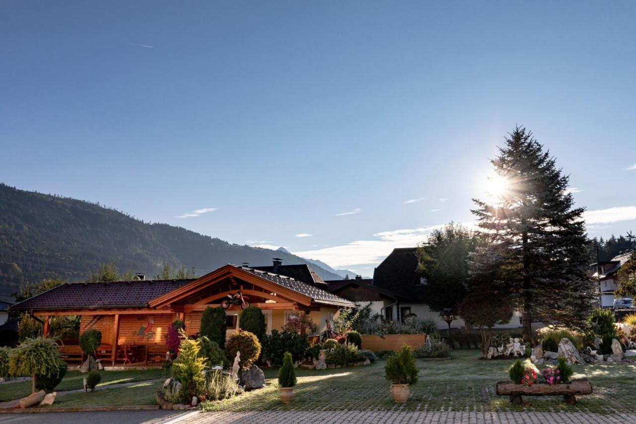 Hotel Garni Zerza Tröpolach エクステリア 写真