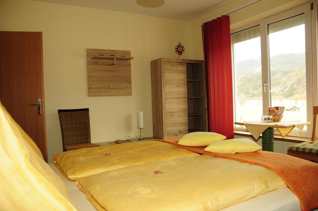 Hotel Garni Zerza Tröpolach エクステリア 写真