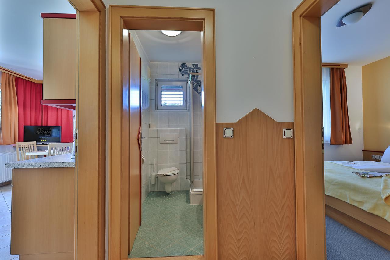 Hotel Garni Zerza Tröpolach エクステリア 写真