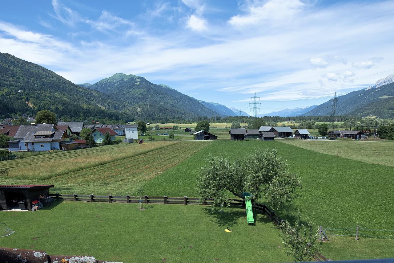 Hotel Garni Zerza Tröpolach エクステリア 写真