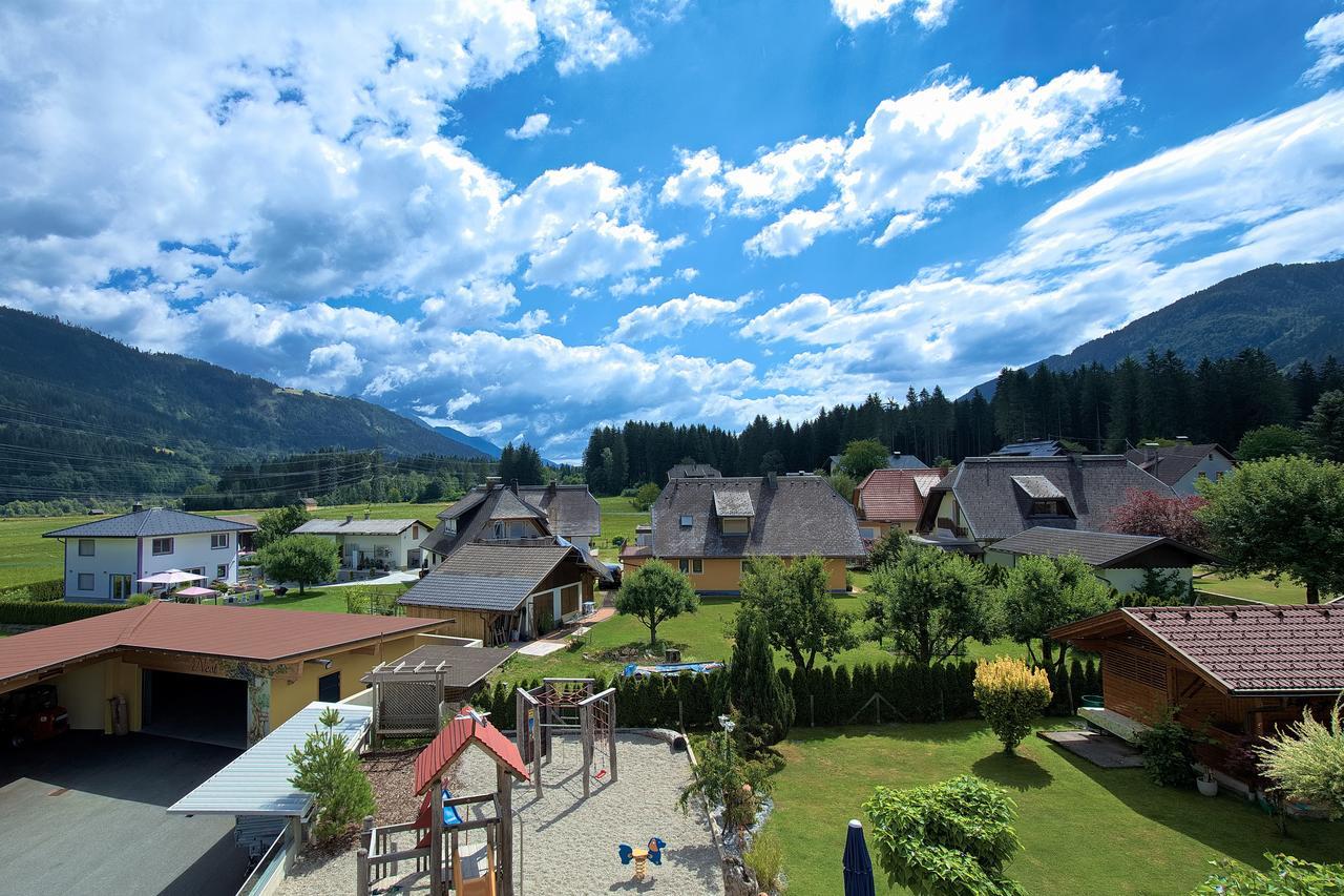 Hotel Garni Zerza Tröpolach エクステリア 写真