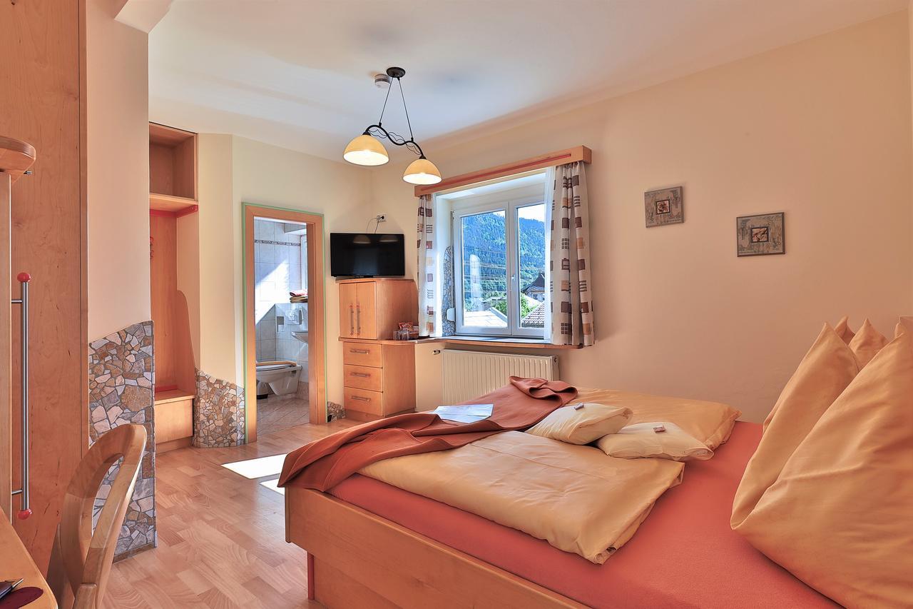 Hotel Garni Zerza Tröpolach エクステリア 写真