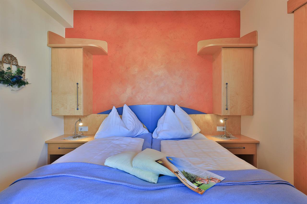 Hotel Garni Zerza Tröpolach エクステリア 写真