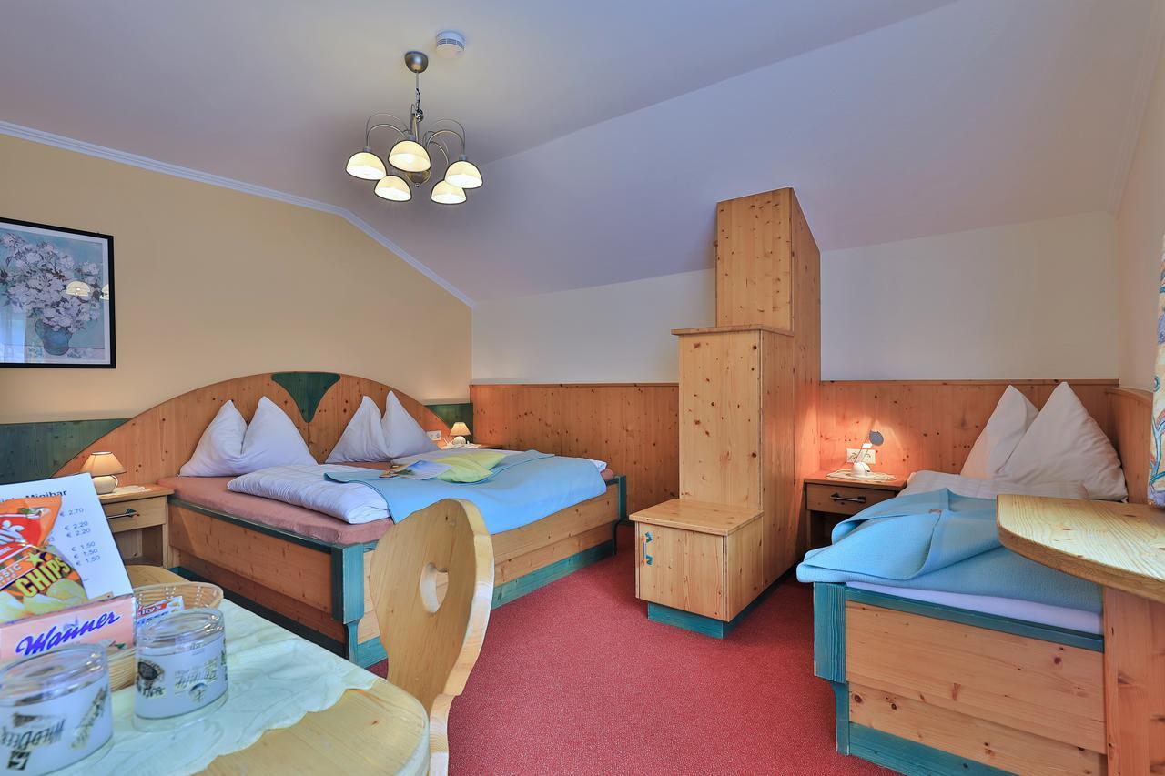 Hotel Garni Zerza Tröpolach エクステリア 写真