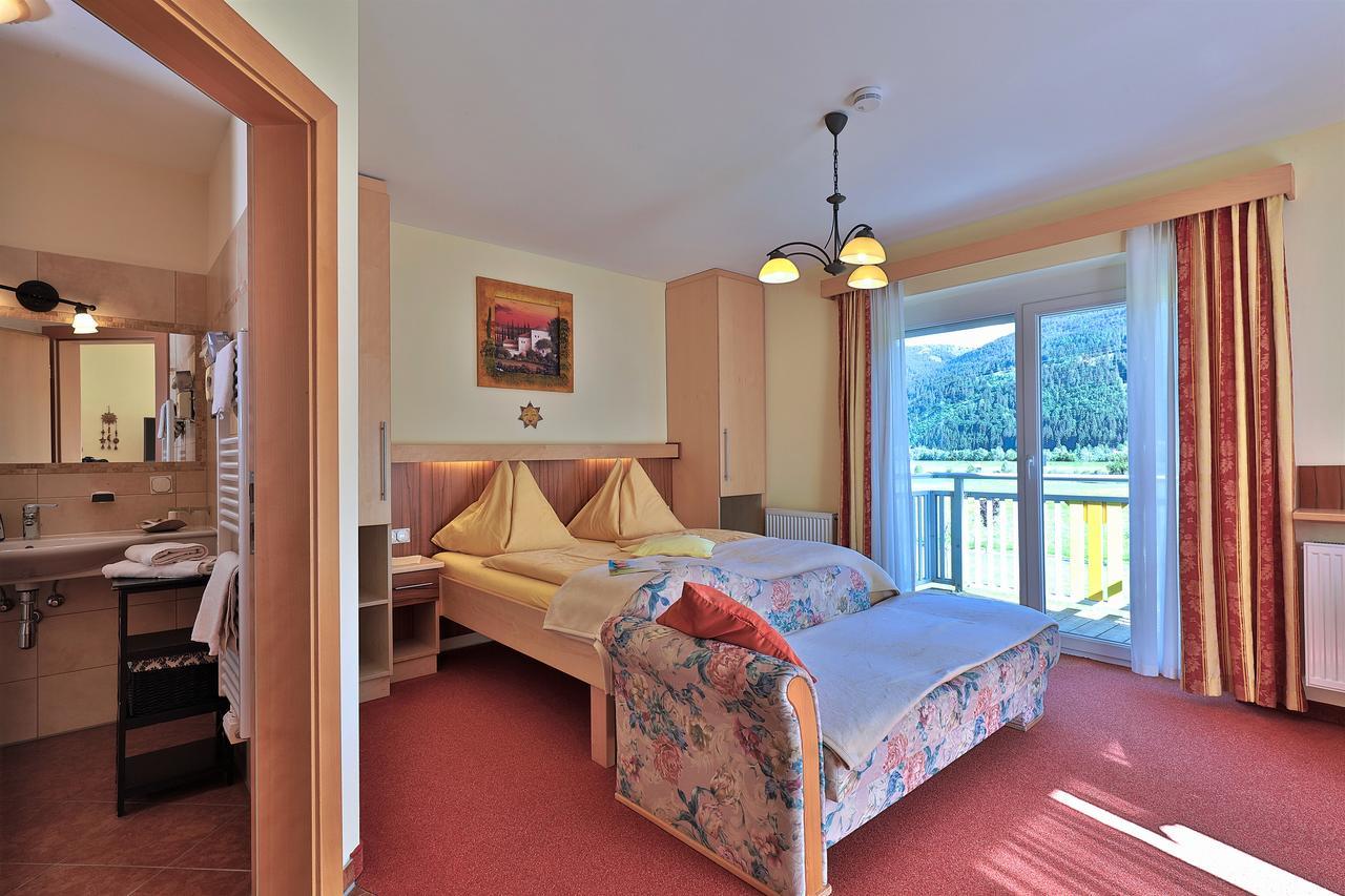 Hotel Garni Zerza Tröpolach エクステリア 写真
